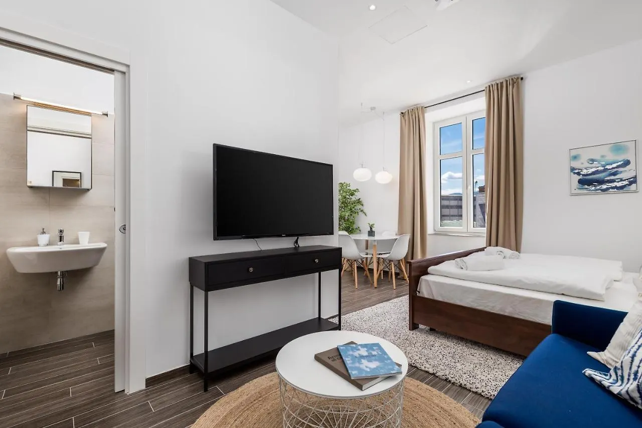 רייקה Apartments Harbour View 0*,